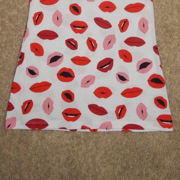 Wound Up Red and Pink Lips Short Sleeve Tee - Picture 3 of 8